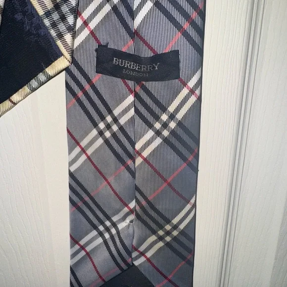 Burberry Classic Plaid Ties in Cream and Black - Picture 3 of 5